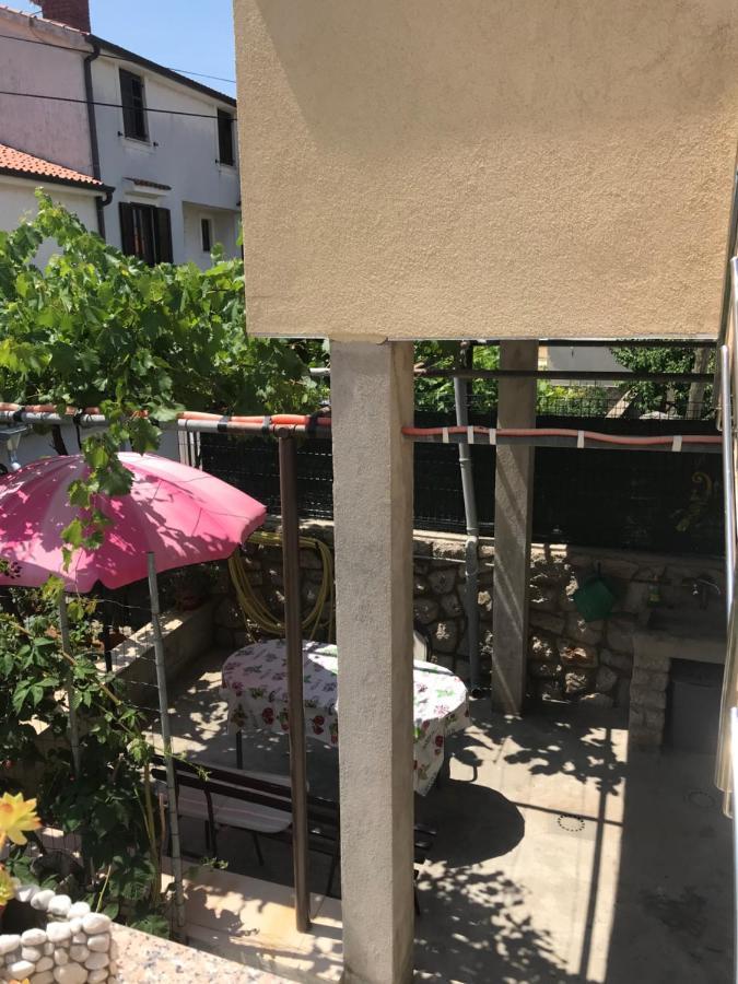 Apartmani Luiza Cres Exterior foto