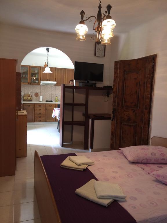 Apartmani Luiza Cres Exterior foto