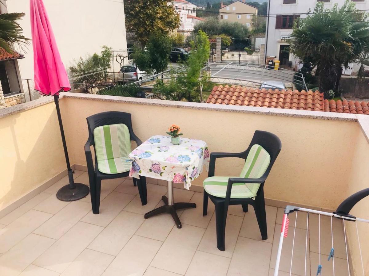 Apartmani Luiza Cres Exterior foto